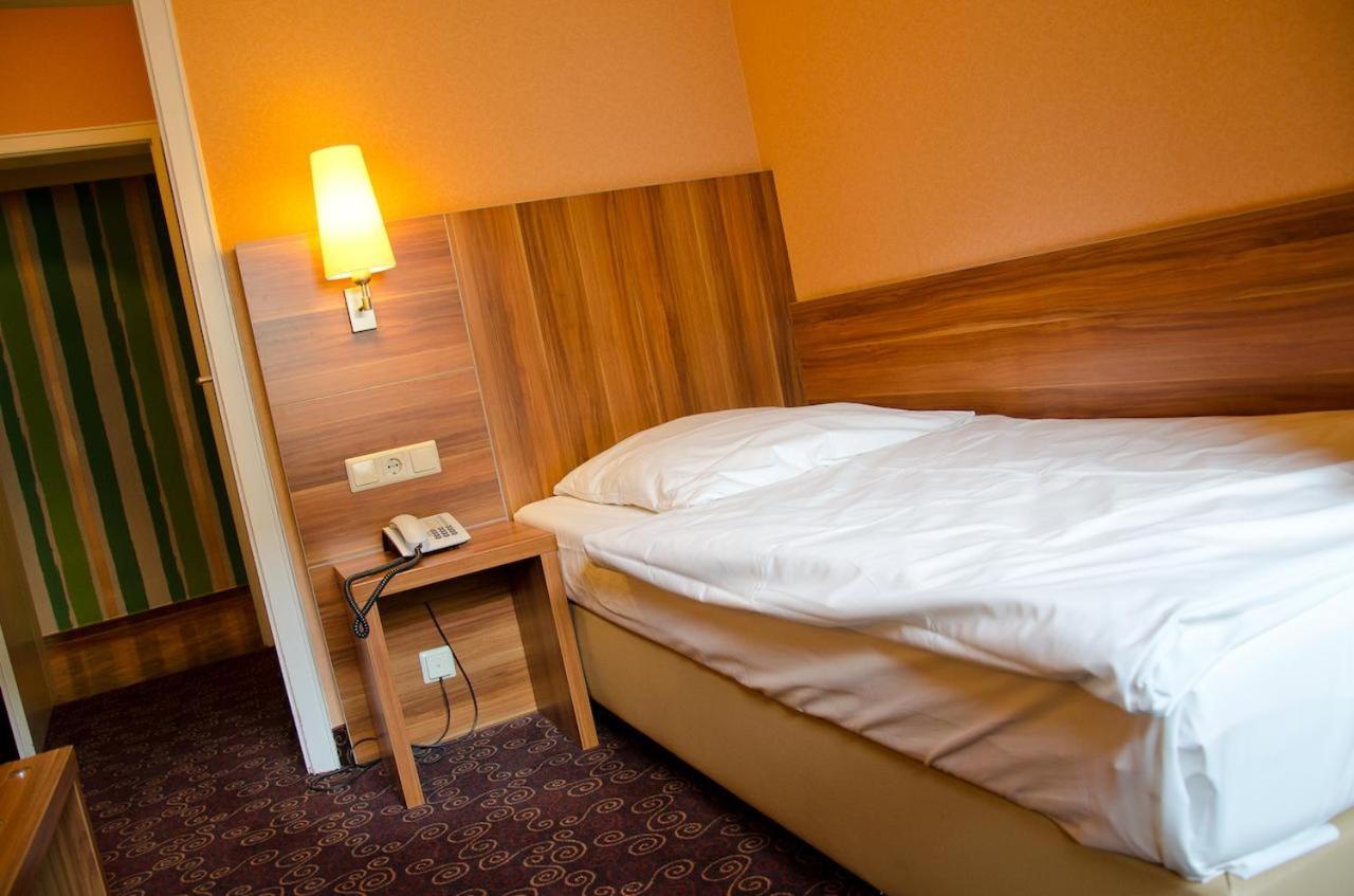 Rheinland Hotel Bonn Bagian luar foto